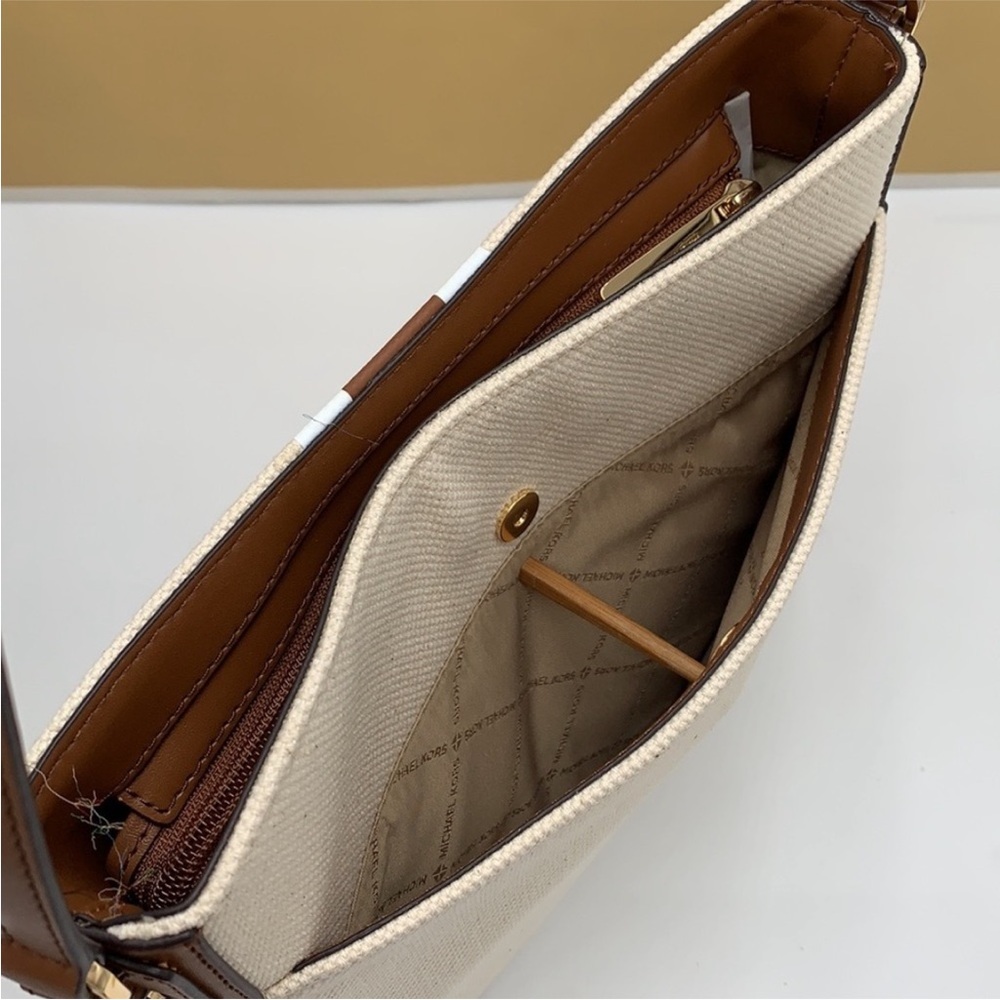 MICHAEL KORS Jet Set Travel Crossbody Bag in Luggage NWT - Picture 9 of 9